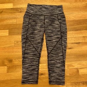 EUC Womens Tek Gear Capri DryTek Workout Pants